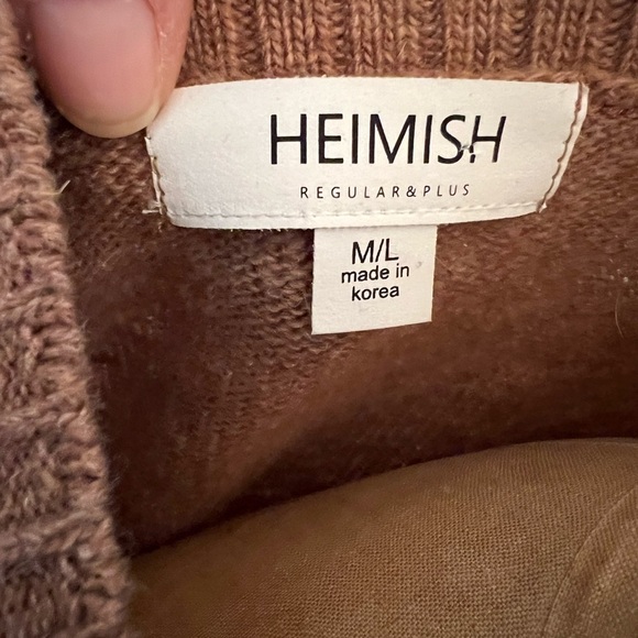 Heimish brown pullover sweater size medium/large - Picture 4 of 6